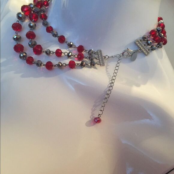 Red and silver necklace - Picture 2 of 8